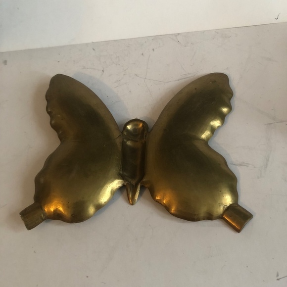 Three vintage decorative pieces. Butterfly ashtray, brass basket and silver bud - Picture 3 of 10